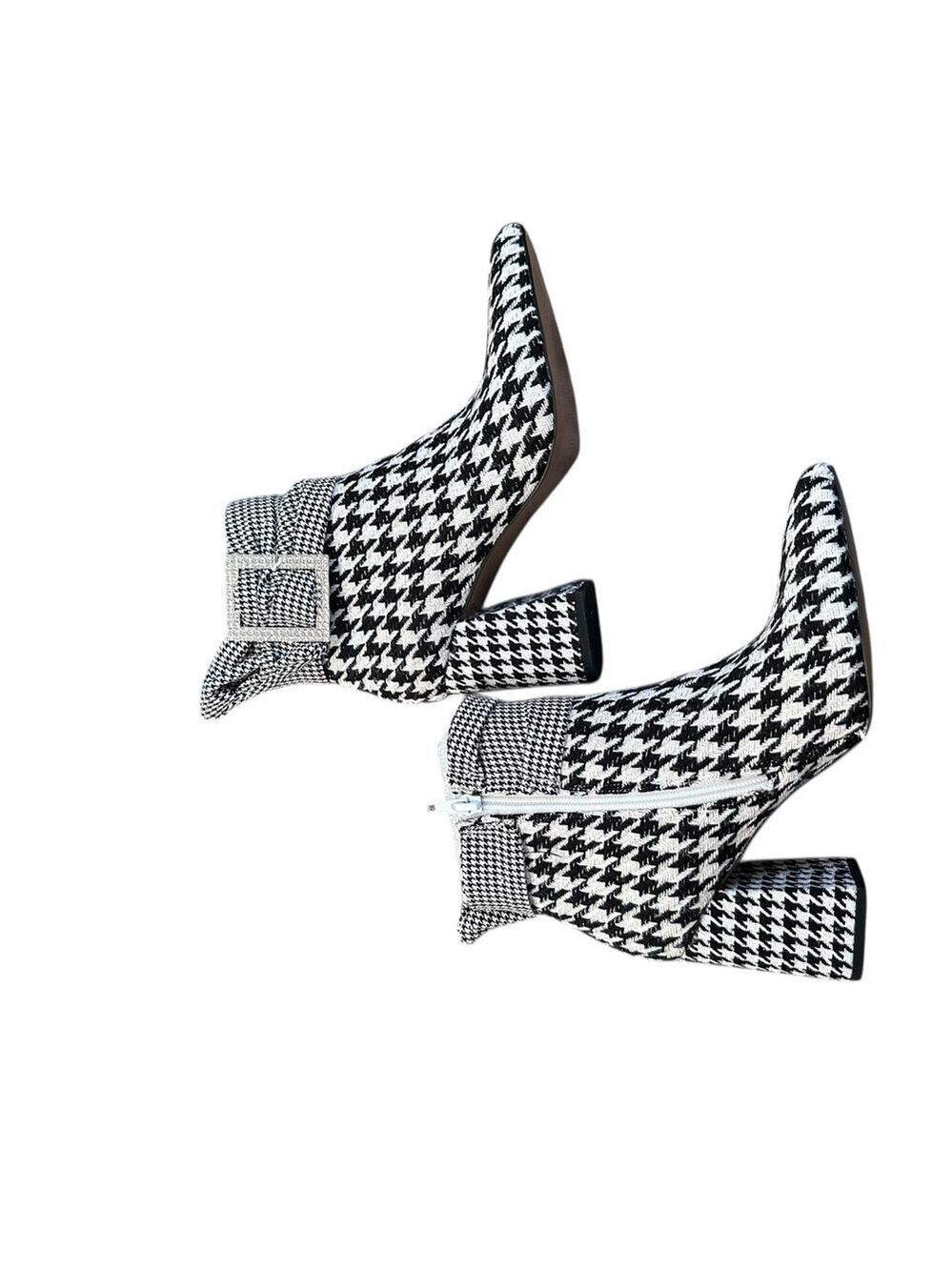 Betsey Johnson Black and White Houndstooth Pointed toe Ankle Boots NWOT Size 6.5 - Picture 5 of 10